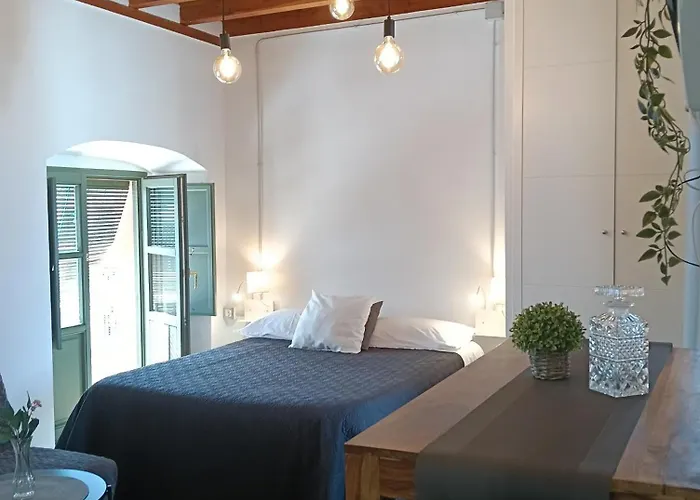 Apartment Corredera Travel 5 *